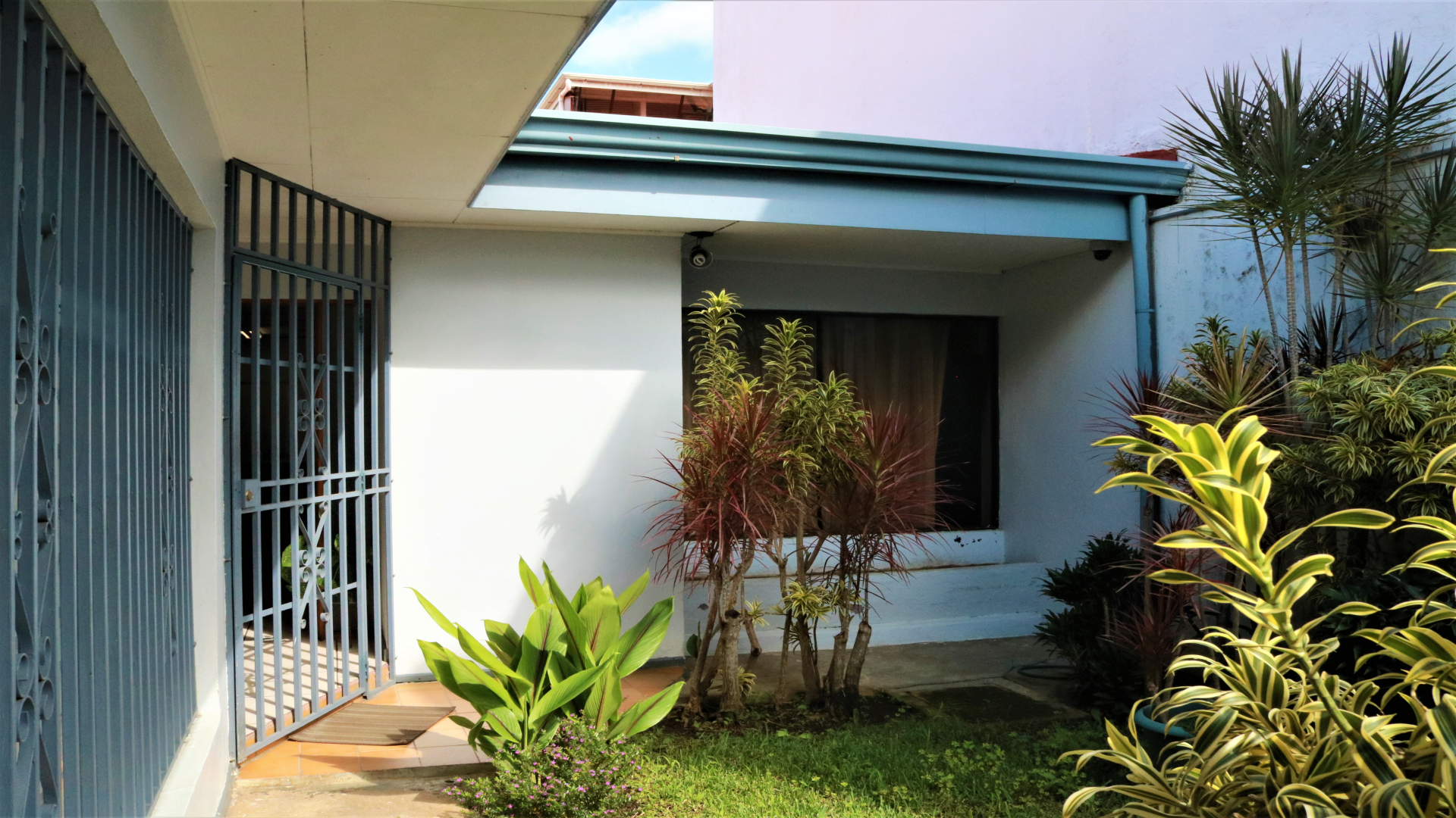 Imagen de Biblioteca del Centro de Investigación en Estudios de la Mujer (CIEM)