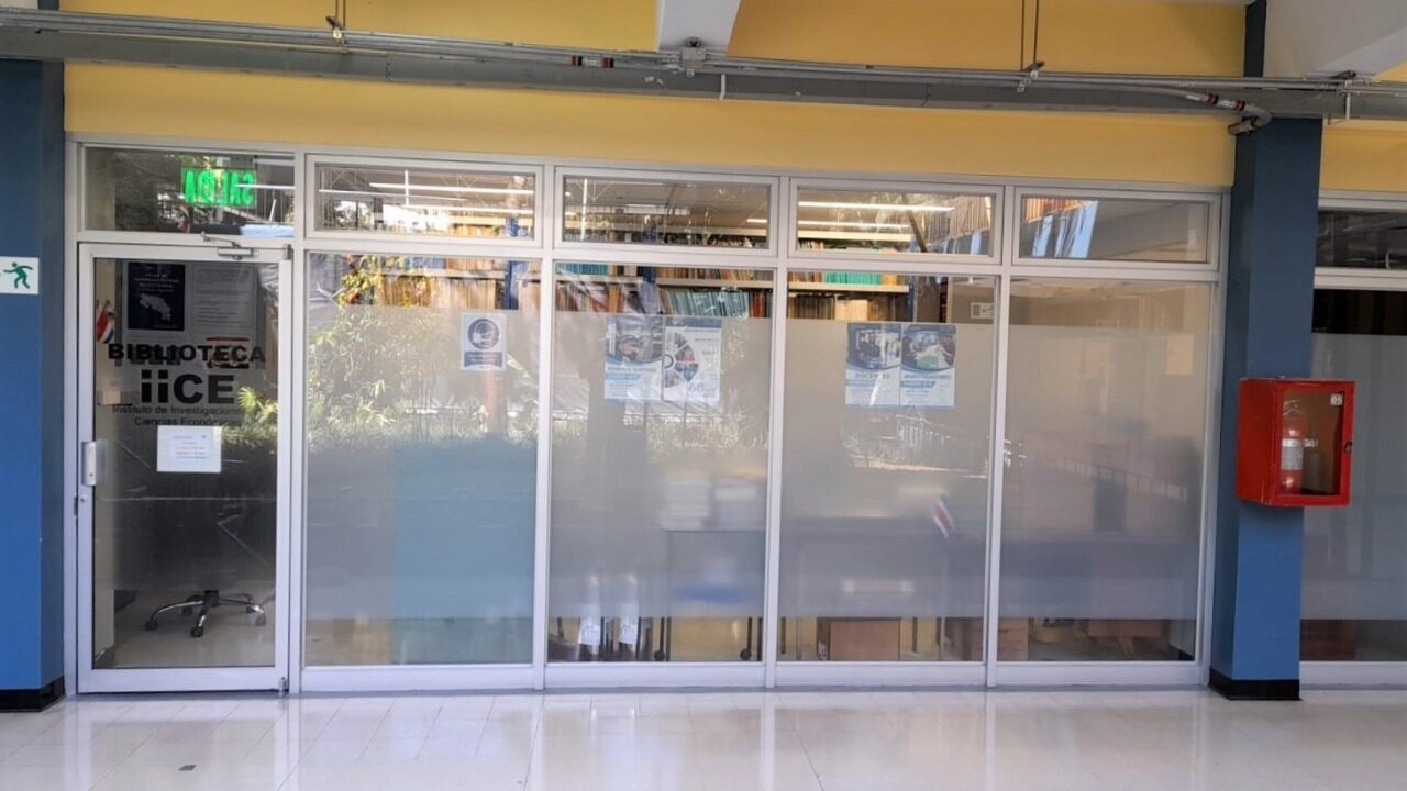 Imagen de Biblioteca del Instituto de Investigaciones en Ciencias Económicas