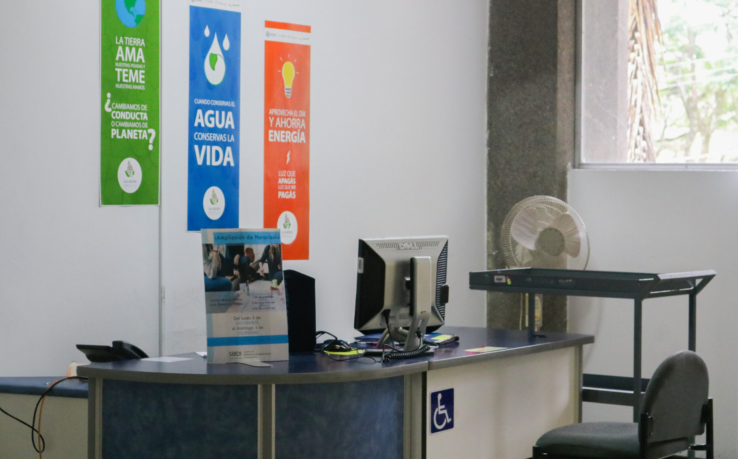 Afiches ambientales de la Biblioteca Luis Demetrio Tinoco